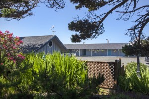 Moolack Shores Inn - Hotel Exterior